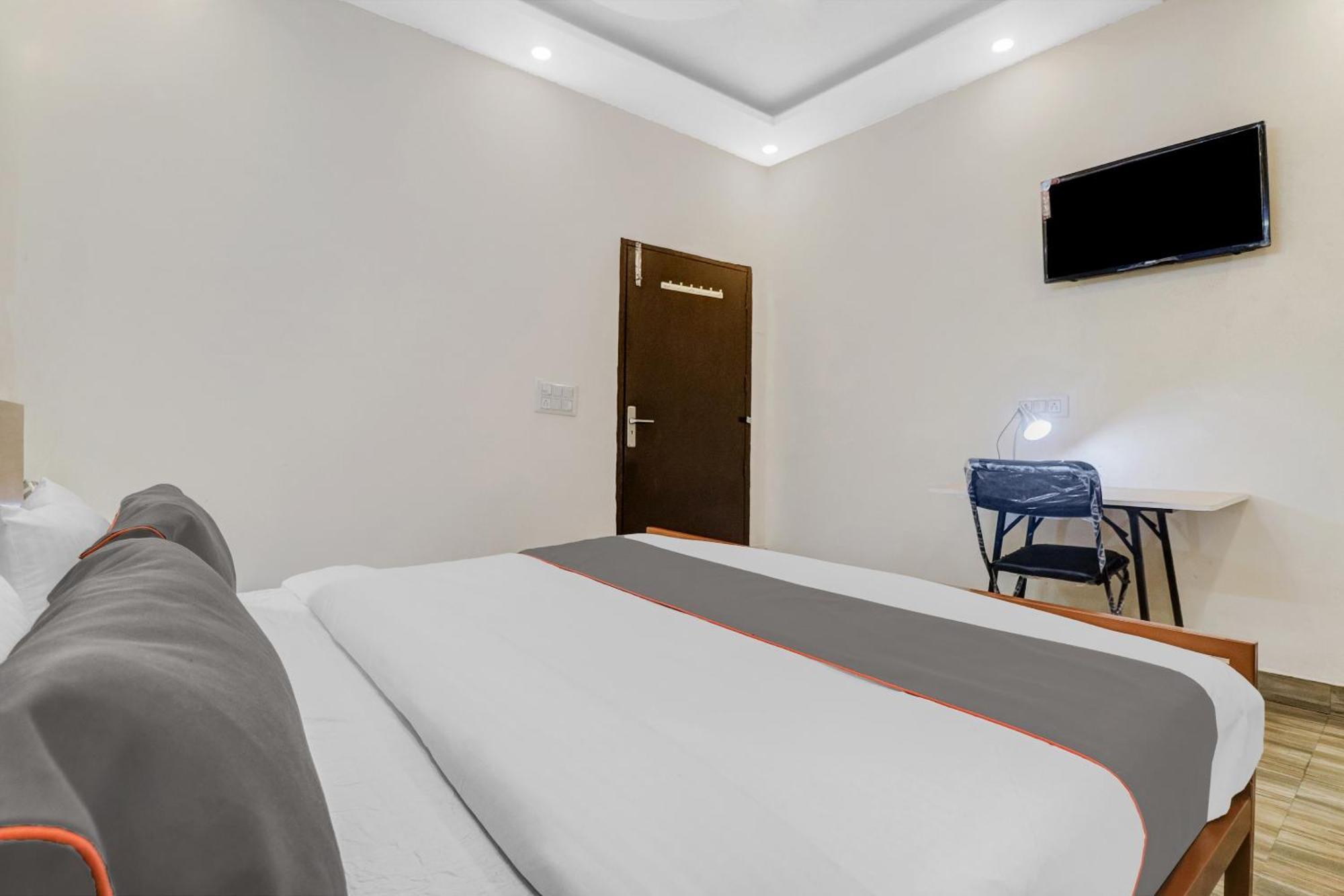 Super Capital O Moody Inn Delhi  Exterior photo